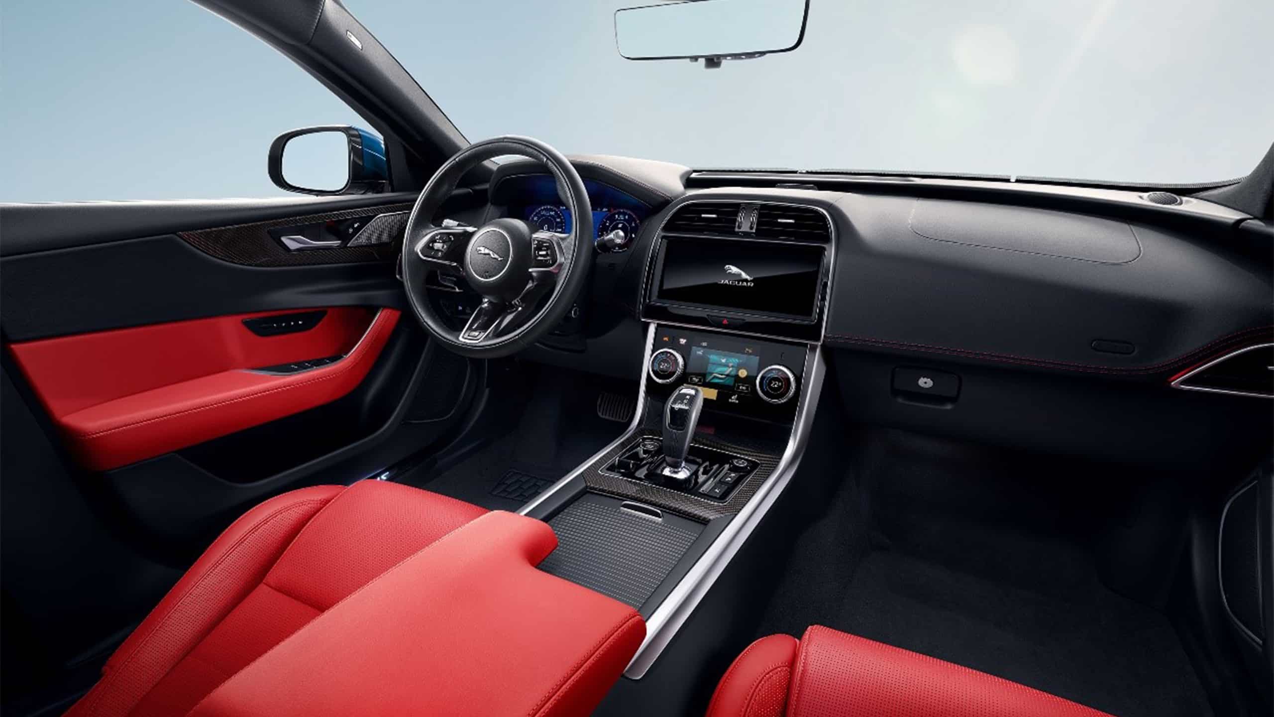 Jaguar XEL interior